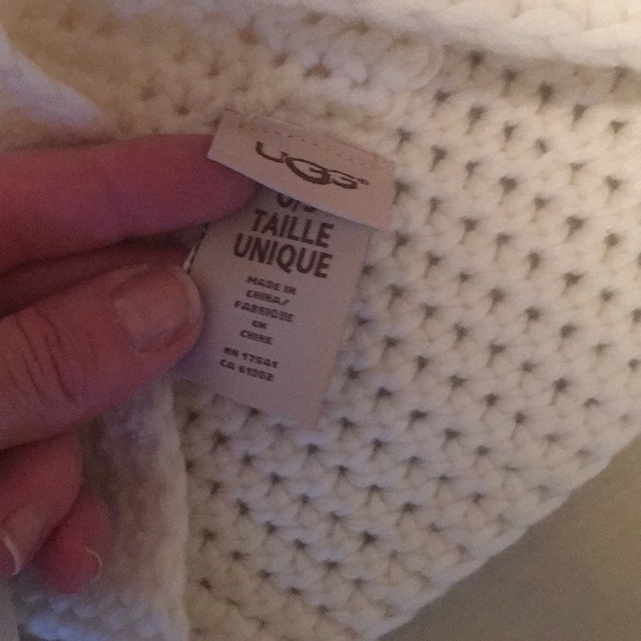 Ugg beanie - Picture 2 of 4